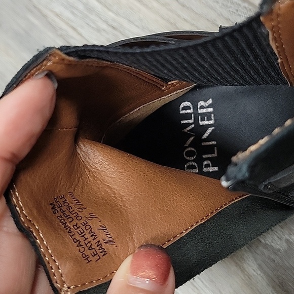 Donald Pliner Size 5 Captain Black Suede Bootie NWOT - Picture 8 of 9